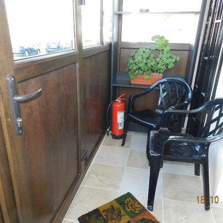 Apartament Cristina Cu Doua Dormitoare & Balcon & Parcare Proprie Onesti Buitenkant foto